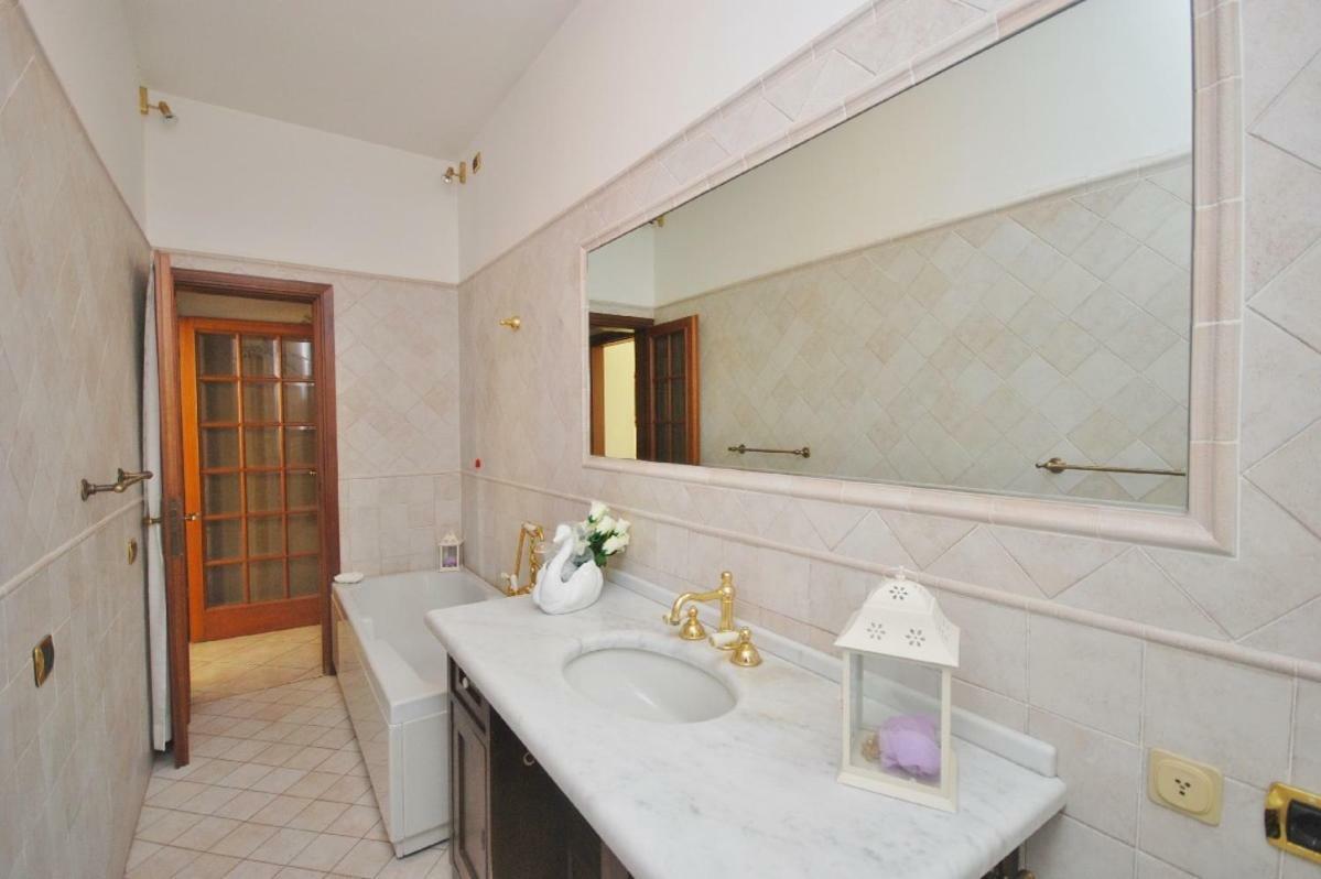 Raffinato Attico Vicino Al Mare Con Solarium Lido Di Camaiore Dış mekan fotoğraf