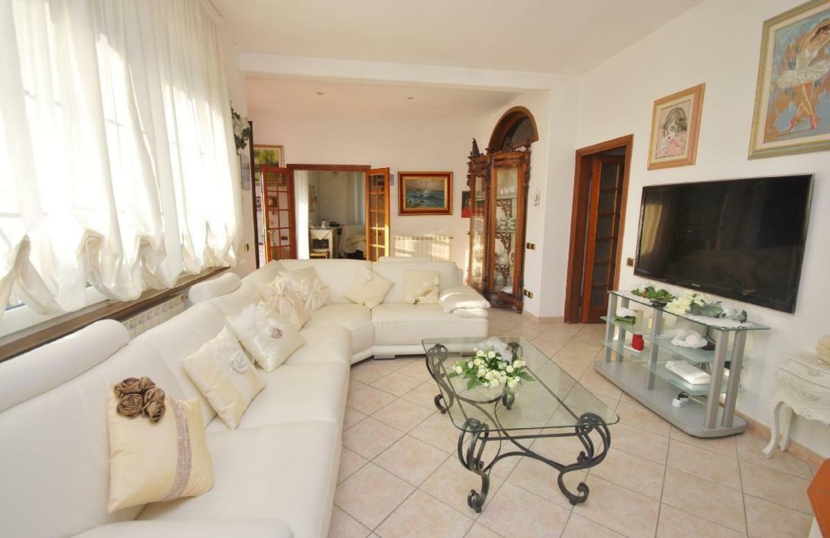 Raffinato Attico Vicino Al Mare Con Solarium Lido Di Camaiore Dış mekan fotoğraf